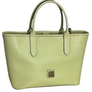 Dooney & BOURKE CLASSY PRACTICAL TOTE BAG SAFFIANO LEATHER PALE LIME GREEN